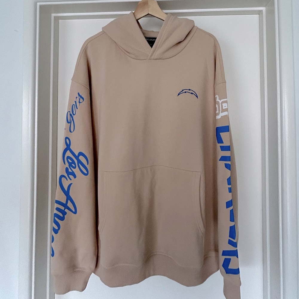 LA Chargers The Wild Collective Cream Fleece Pullover Hoodie Size XL